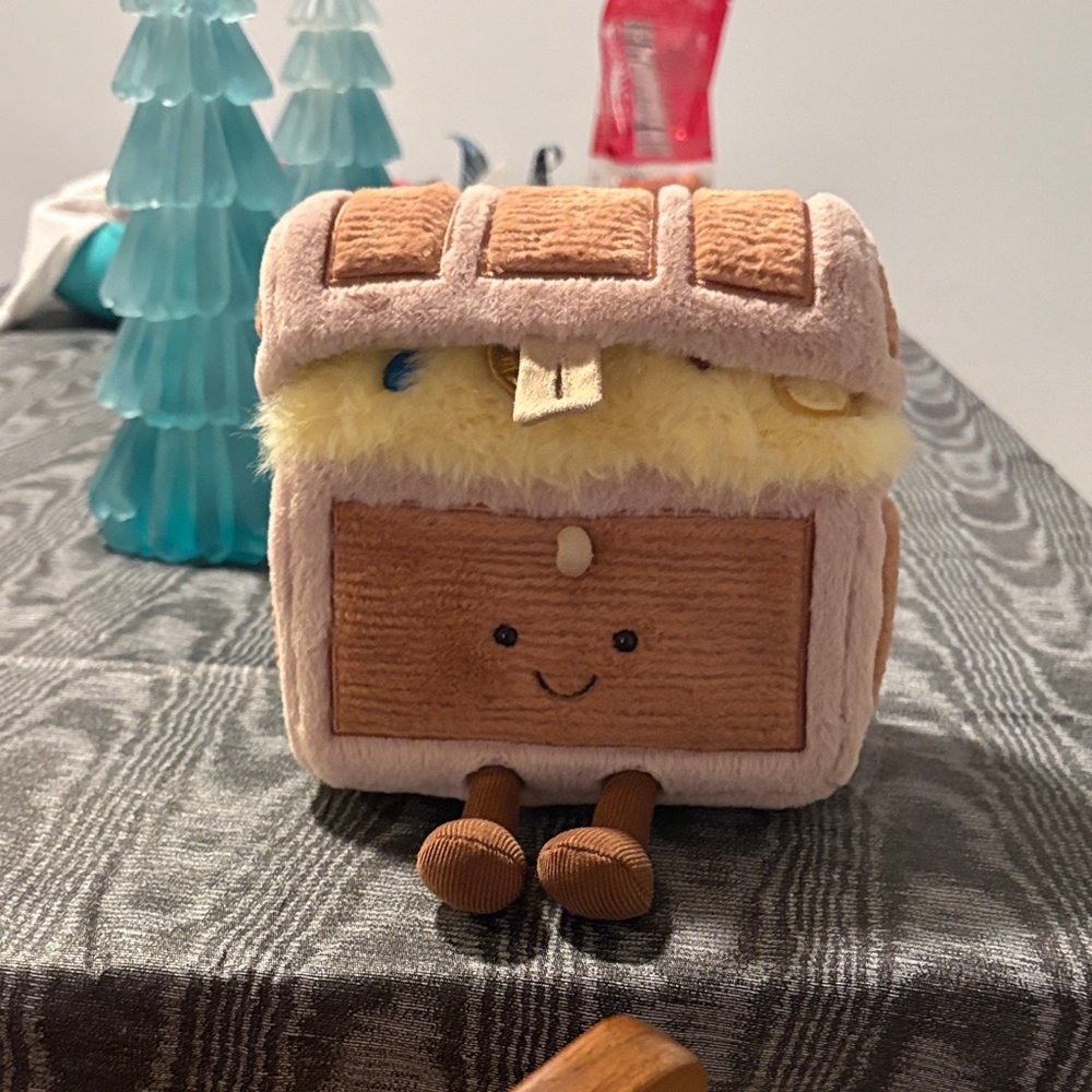 Jellycat Treasure Chest